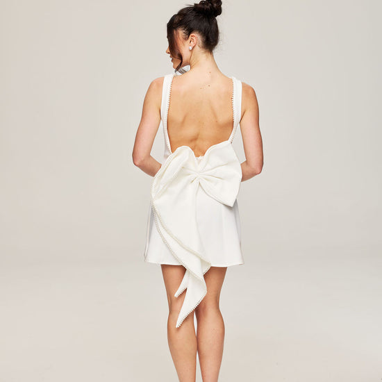 Blushé - White in white