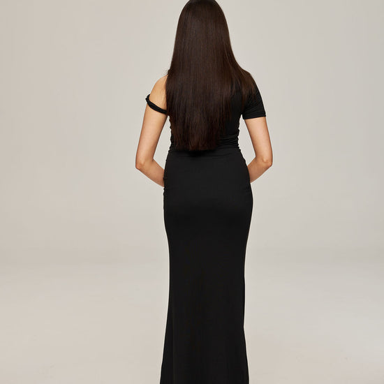 Céleste in Black