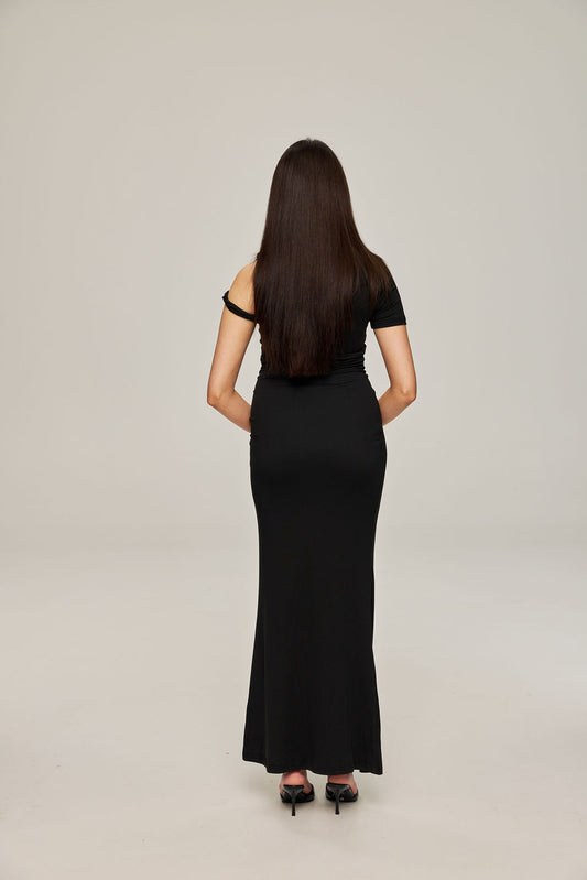Céleste in Black