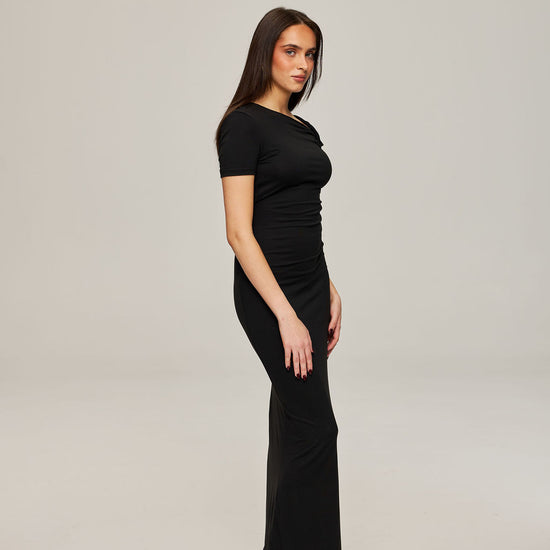 Céleste in Black
