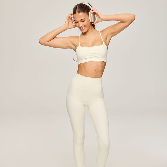 Élan High Rise Leggings in Beige