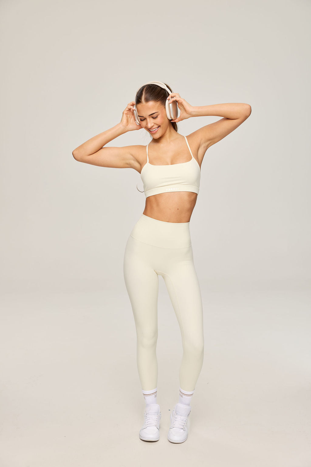 Élan High Rise Leggings in Beige