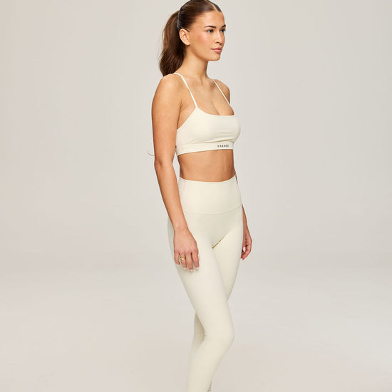 Élan High Rise Leggings in Beige