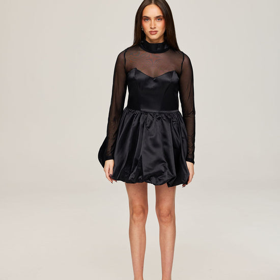 Mona in black