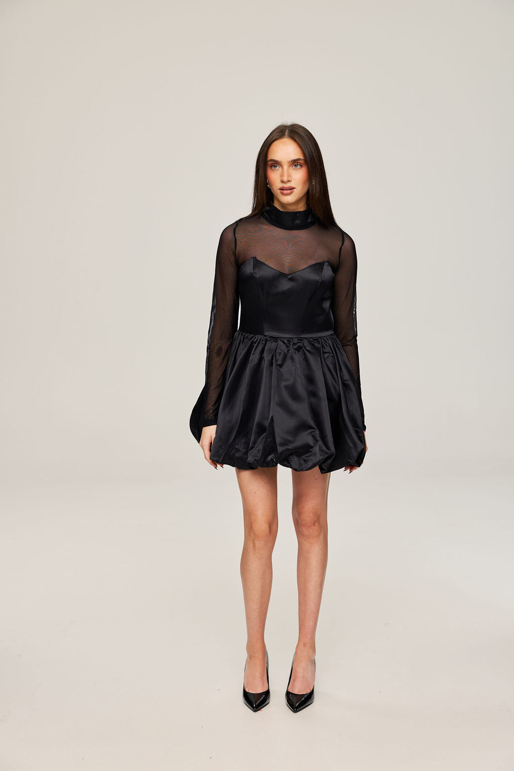 Mona in black