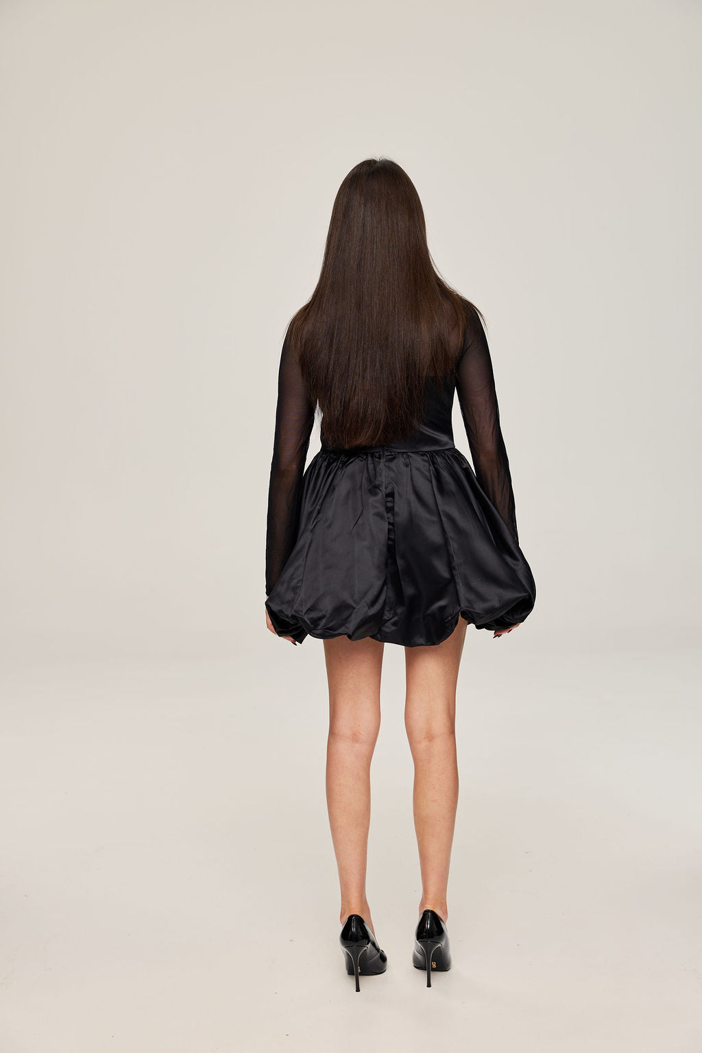 Mona in black