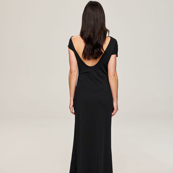 Noiré in black