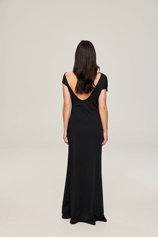Noiré in black