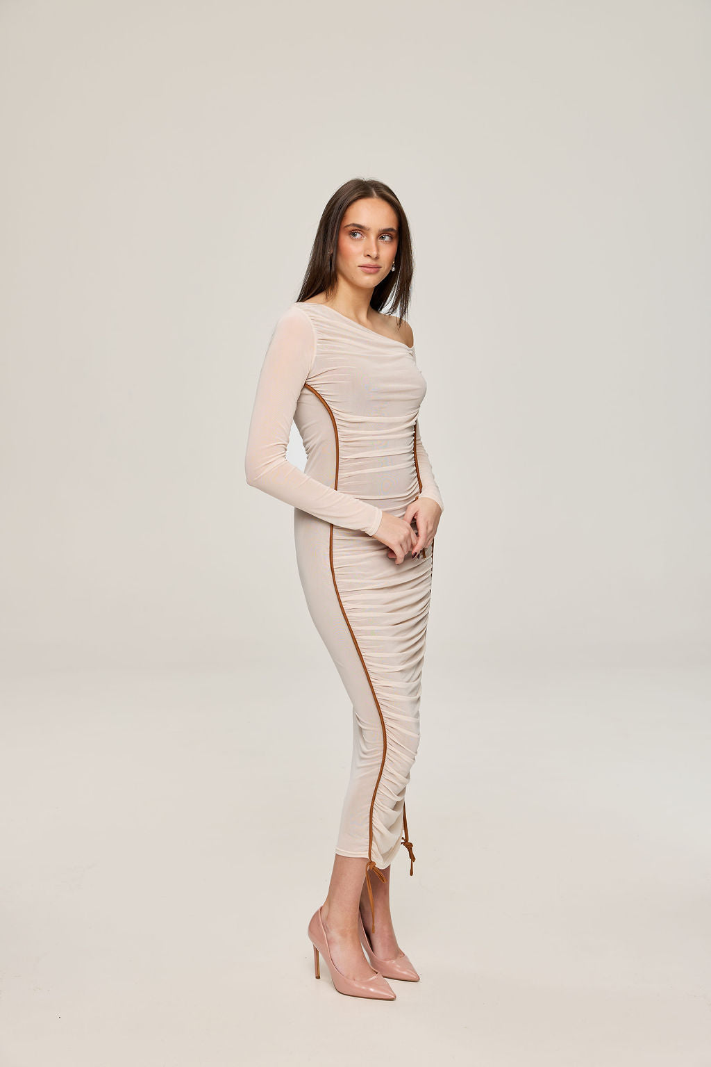 Orphée Beige in Beige