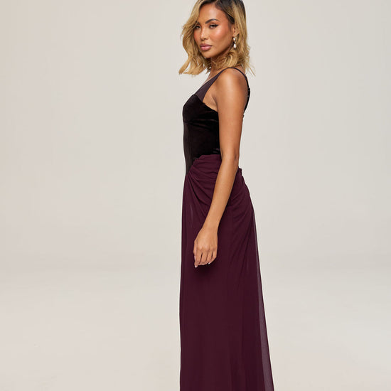 Sierra in black