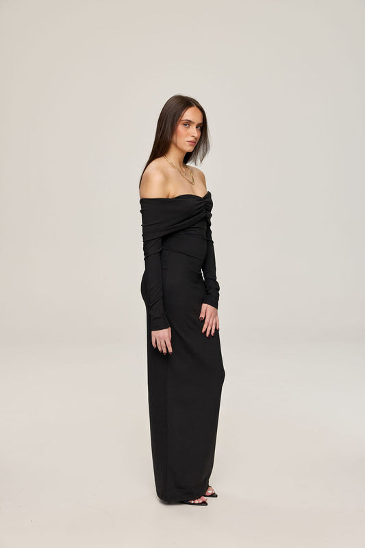 Vellora in black