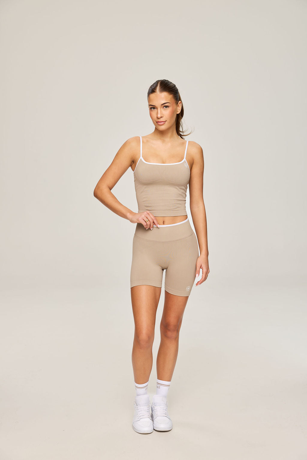 Velocity Short in khaki